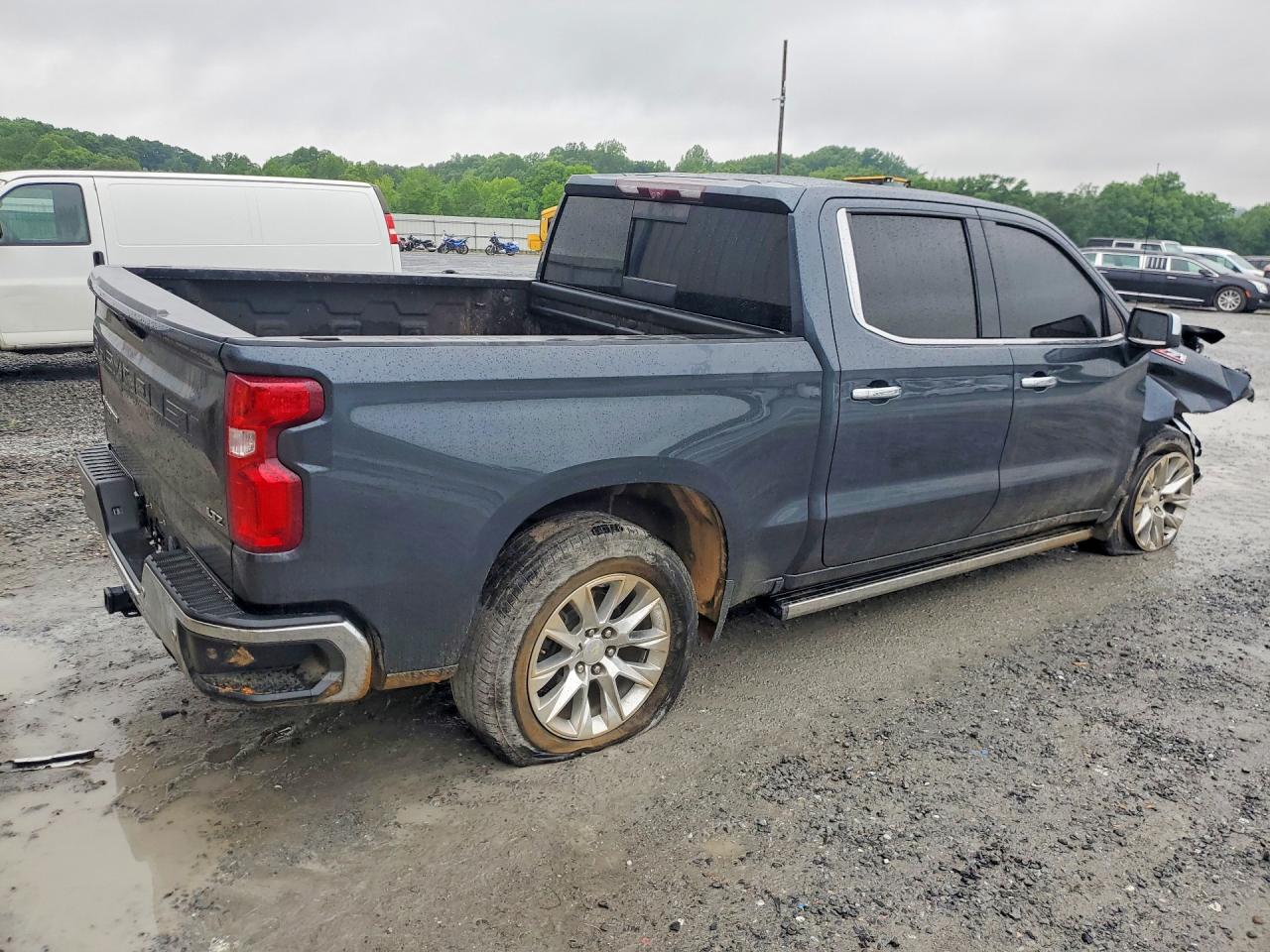 2021 CHEVROLET SILVERADO K1500 LTZ photo 3