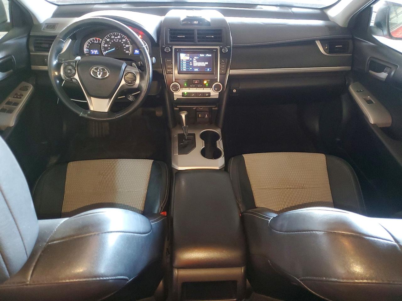 2014 TOYOTA CAMRY SE photo 22