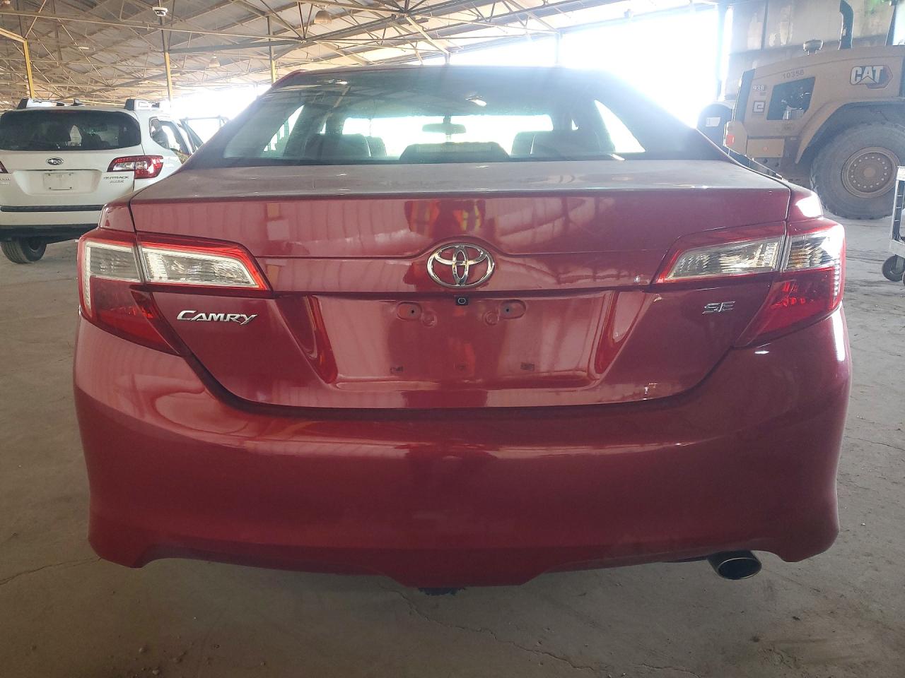 2014 TOYOTA CAMRY SE photo 16