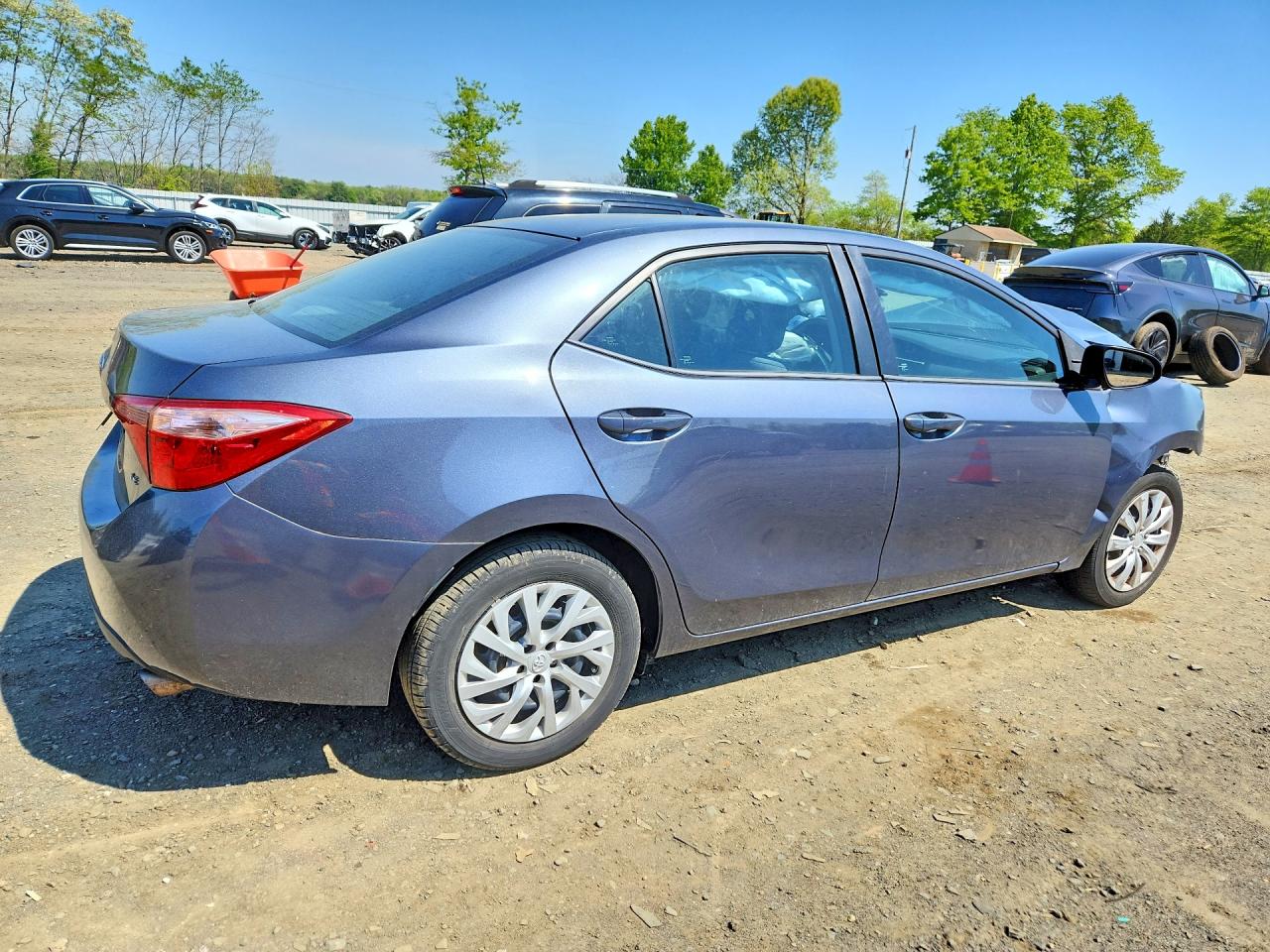 2017 TOYOTA COROLLA LE photo 5