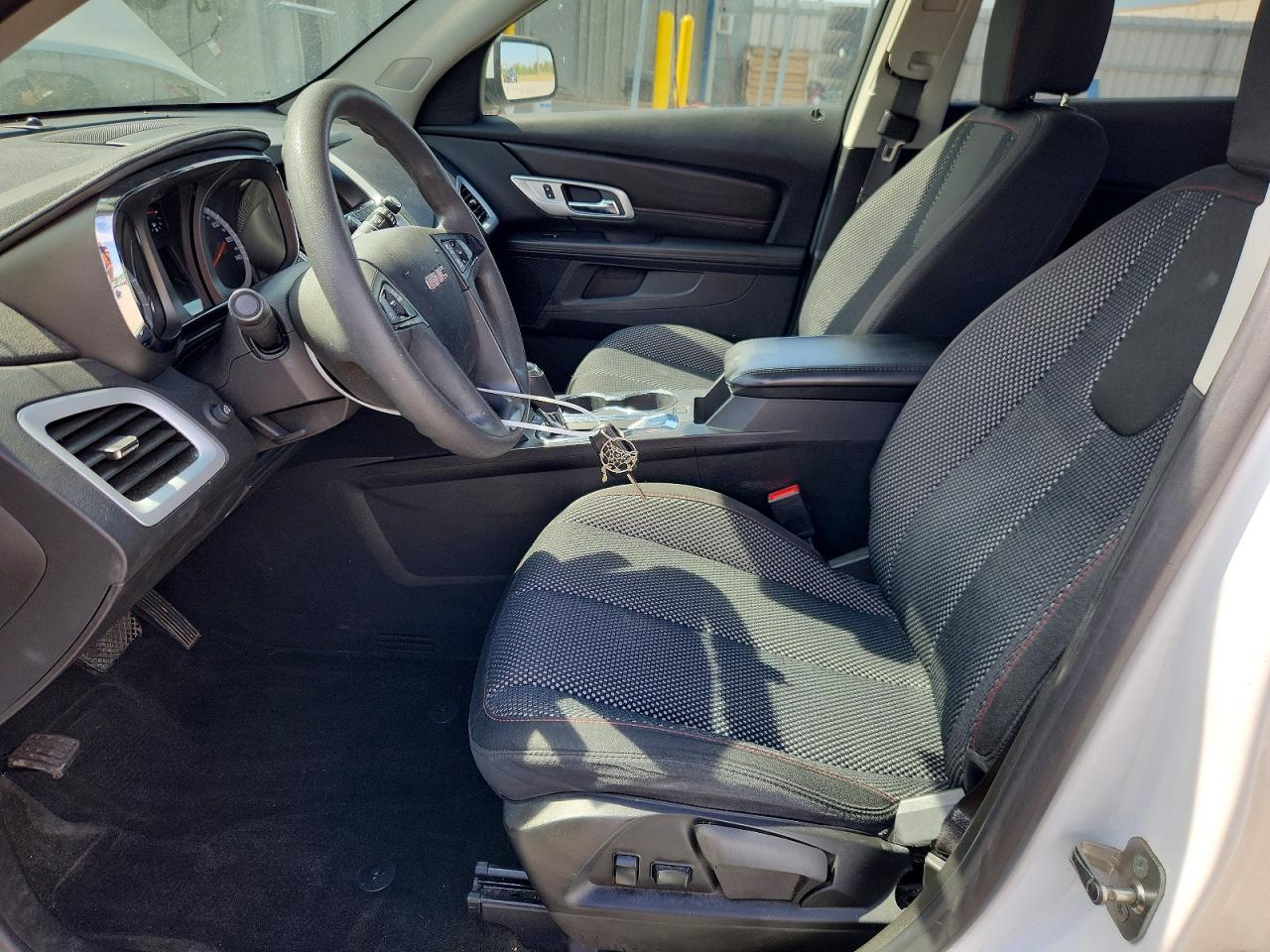 2017 GMC TERRAIN SLE photo 13