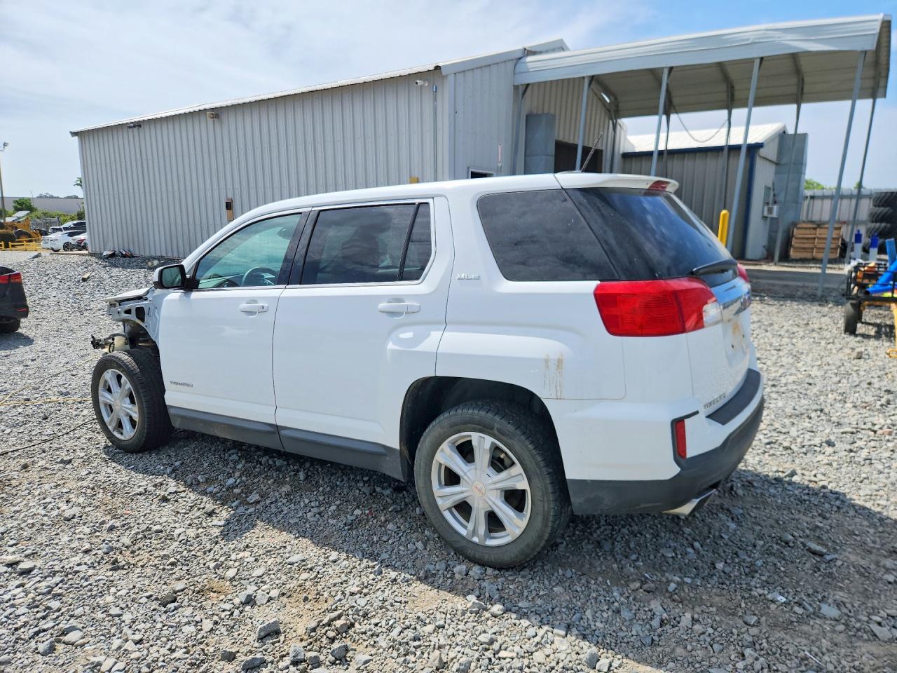 2017 GMC TERRAIN SLE photo 3