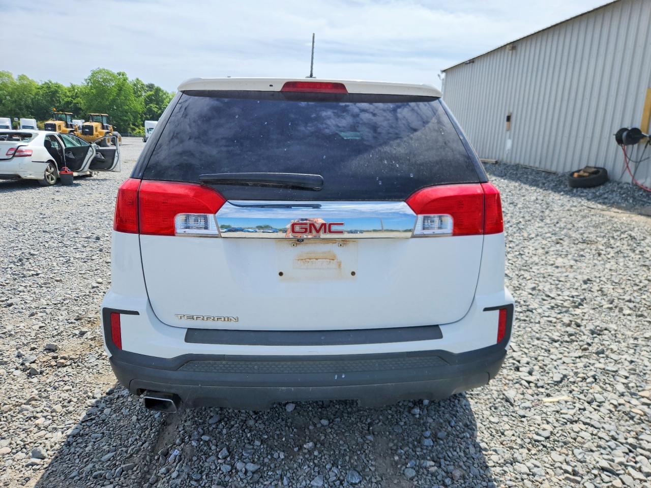 2017 GMC TERRAIN SLE photo 11