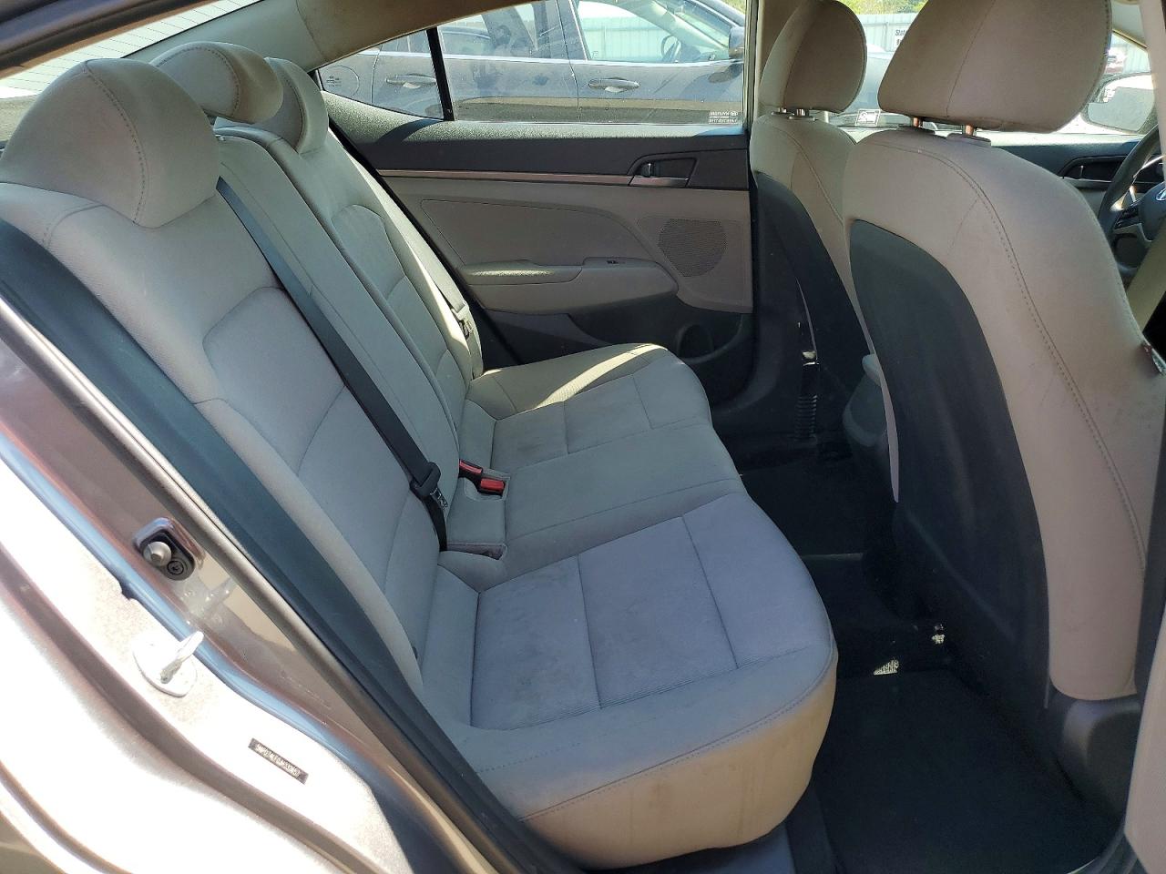 2018 HYUNDAI ELANTRA SE photo 19