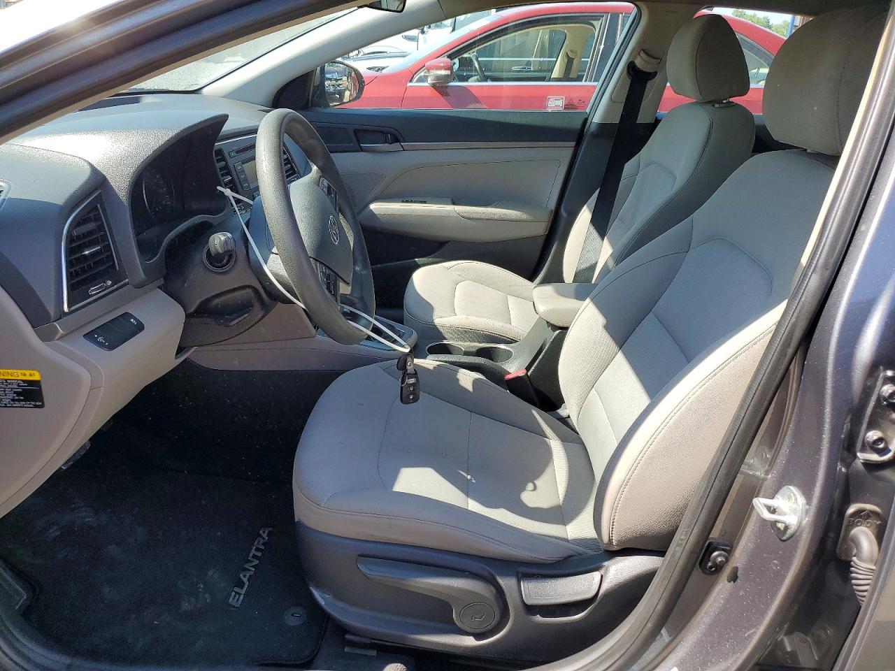 2018 HYUNDAI ELANTRA SE photo 13