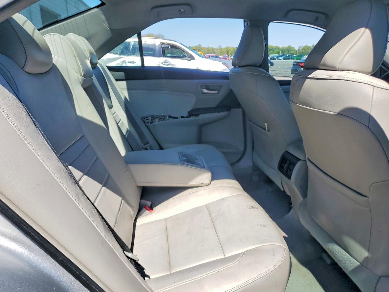 2016 TOYOTA CAMRY XLE photo 10