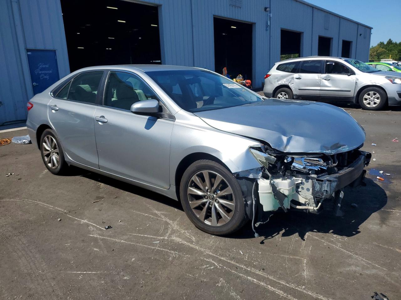 2016 TOYOTA CAMRY XLE photo 4