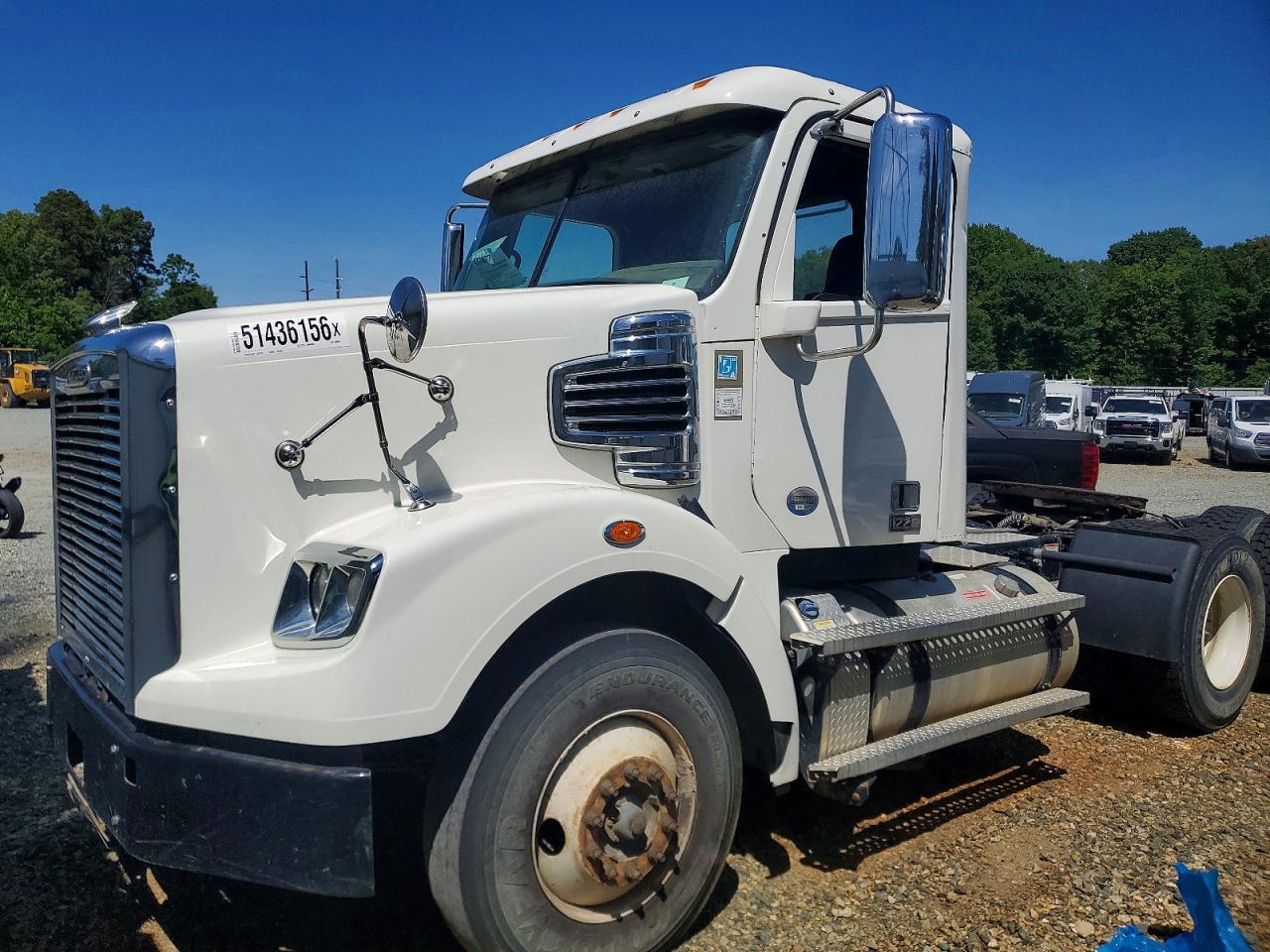 2022 FREIGHTLINER SD122 SEMI TRUCK photo 2