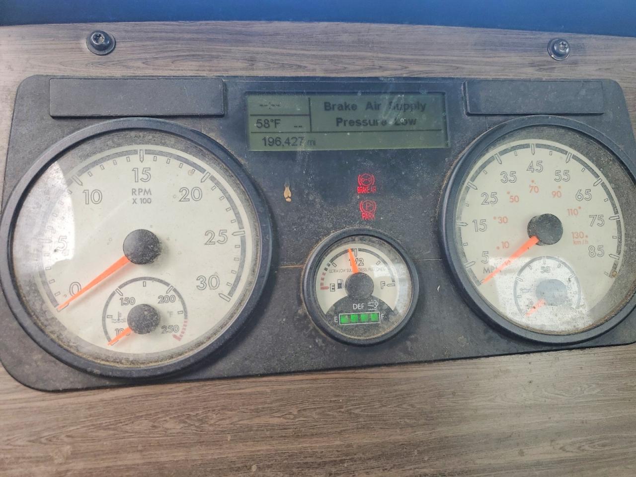 2022 FREIGHTLINER SD122 SEMI TRUCK photo 8