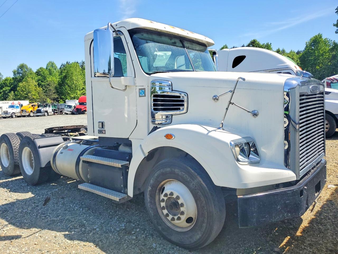 2022 FREIGHTLINER 122SD