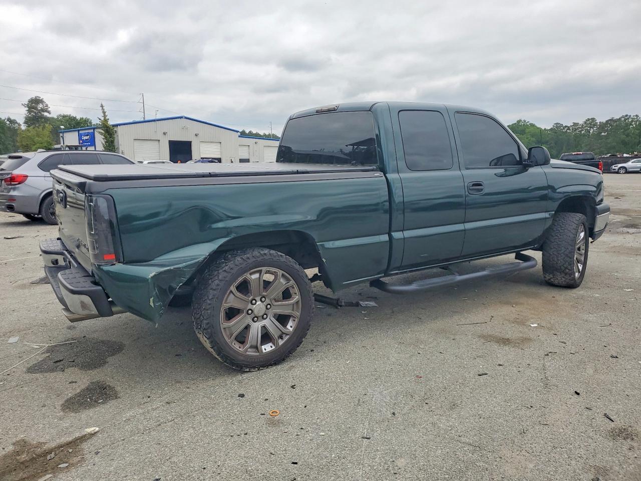 2005 CHEVROLET SILVERADO C1500 photo 5