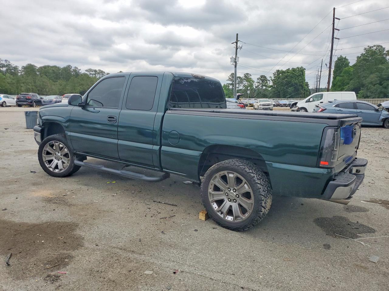 2005 CHEVROLET SILVERADO C1500 photo 3