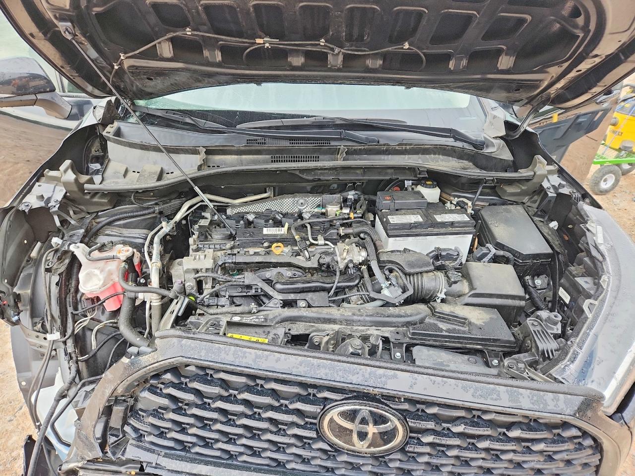2022 TOYOTA COROLLA CROSS LE photo 34