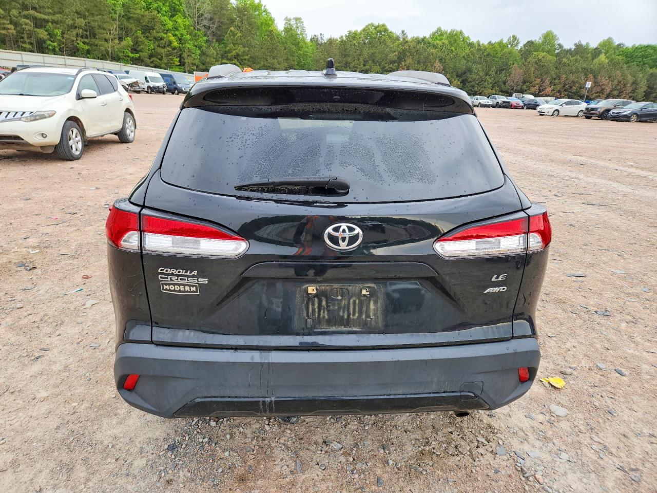 2022 TOYOTA COROLLA CROSS LE photo 16