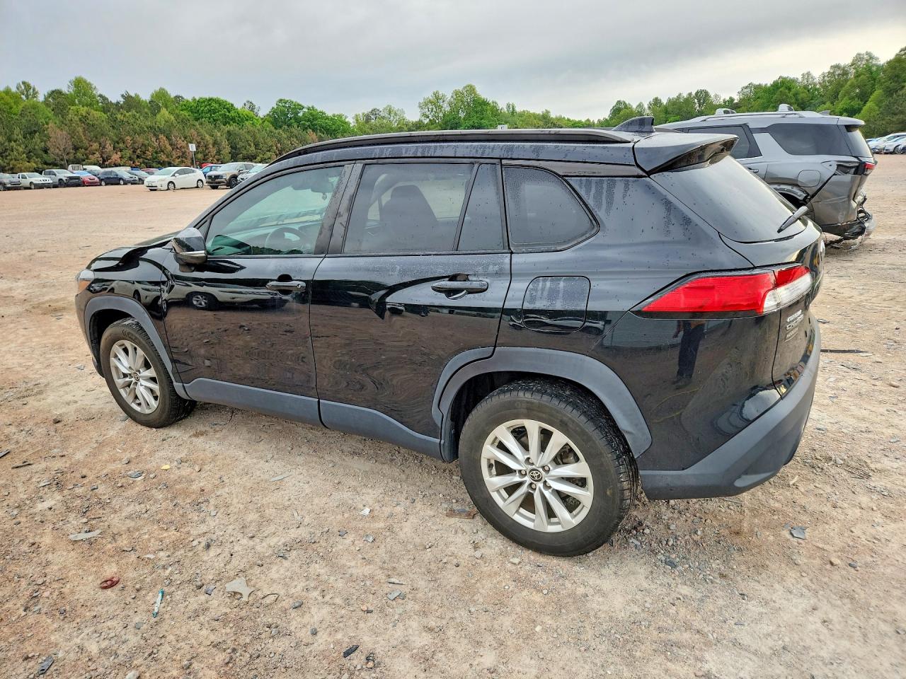 2022 TOYOTA COROLLA CROSS LE photo 4