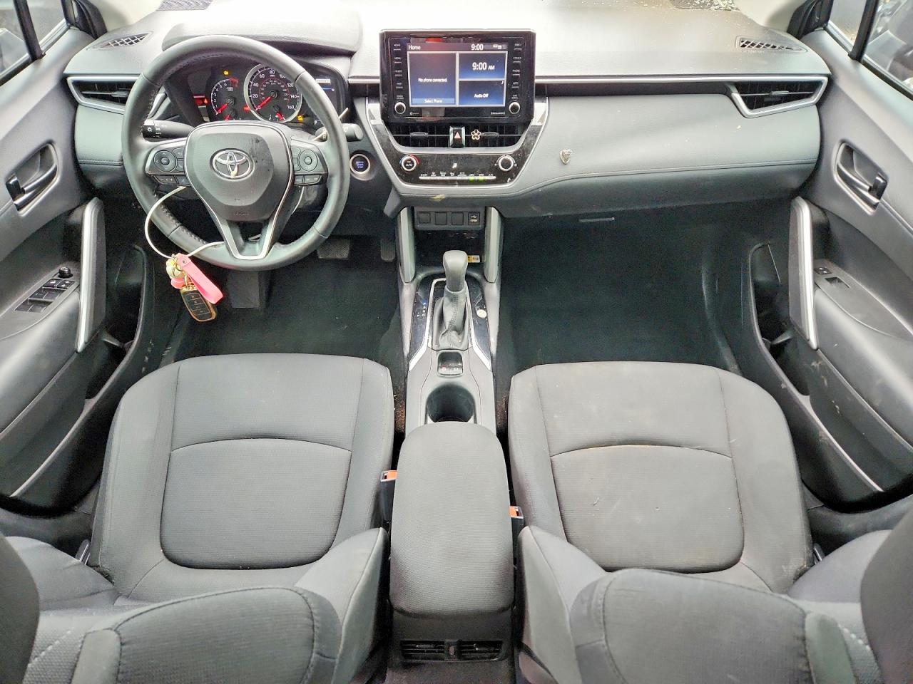 2022 TOYOTA COROLLA CROSS LE photo 22