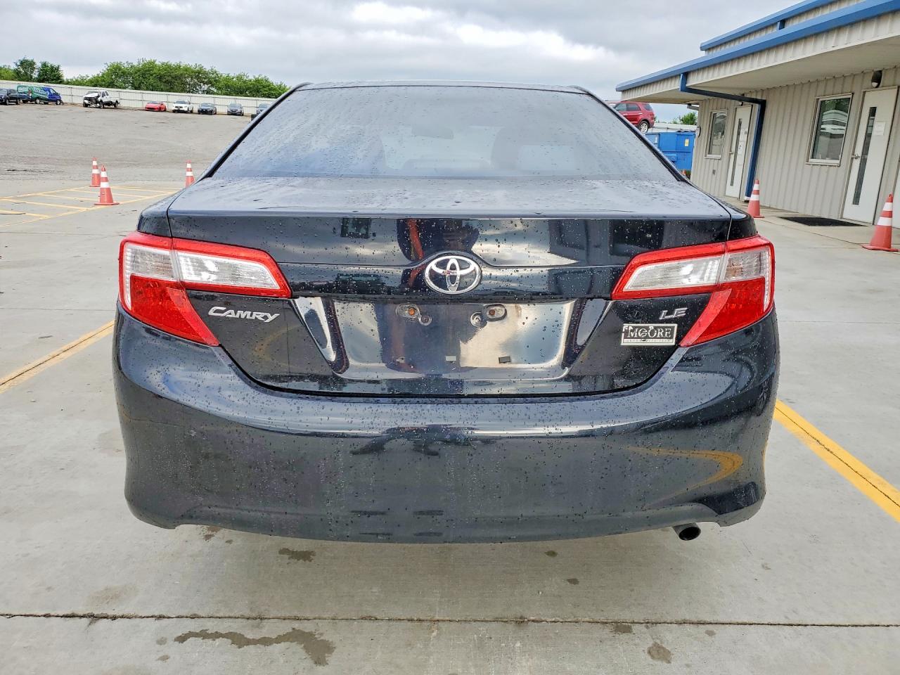 2013 TOYOTA CAMRY LE photo 11
