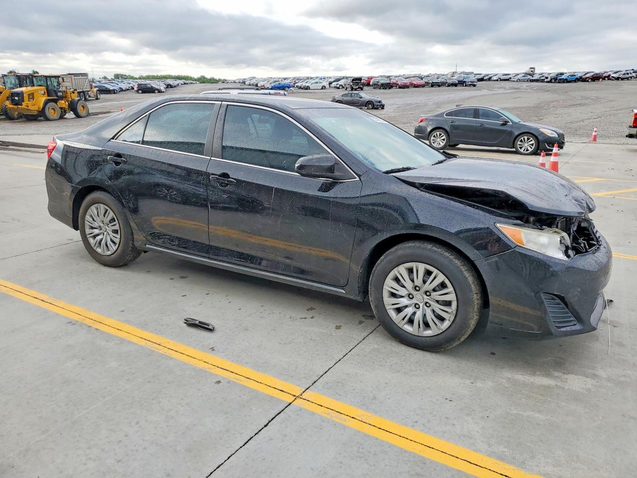 2013 TOYOTA CAMRY LE photo 7