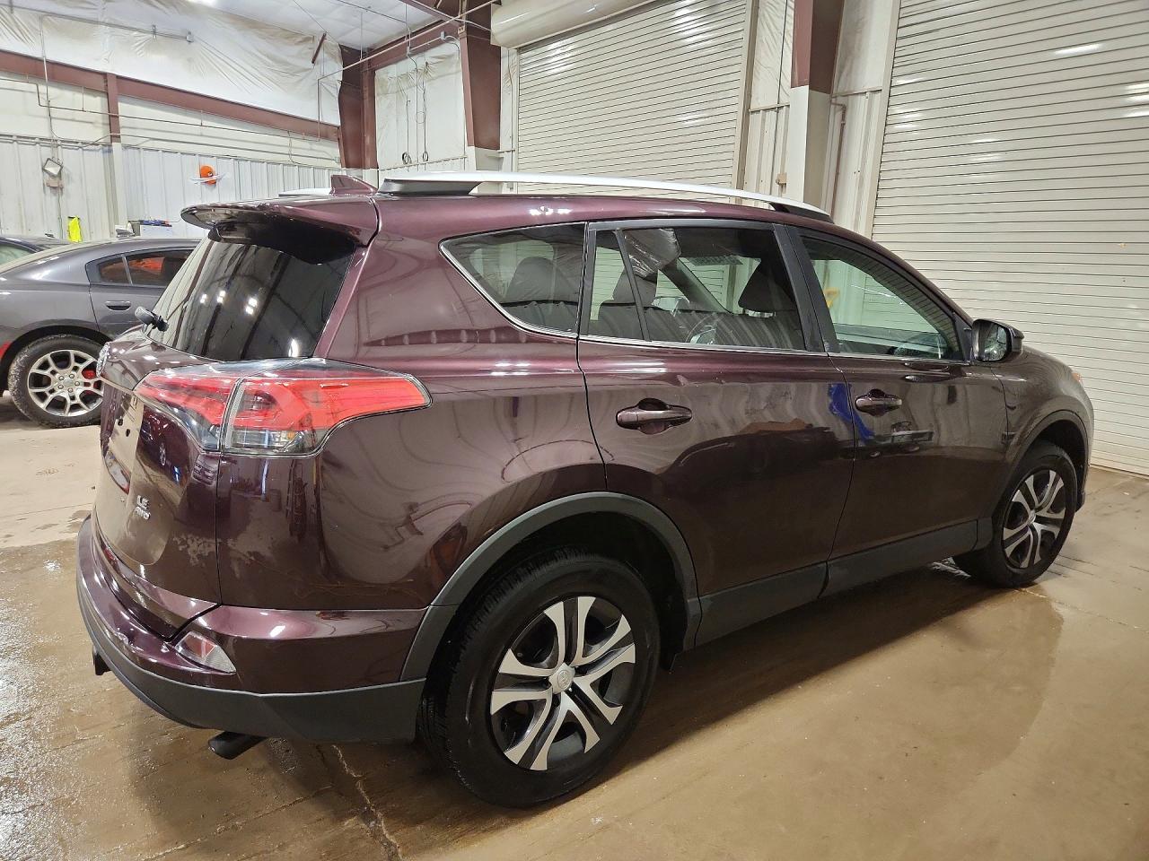 2016 TOYOTA RAV4 LE photo 3
