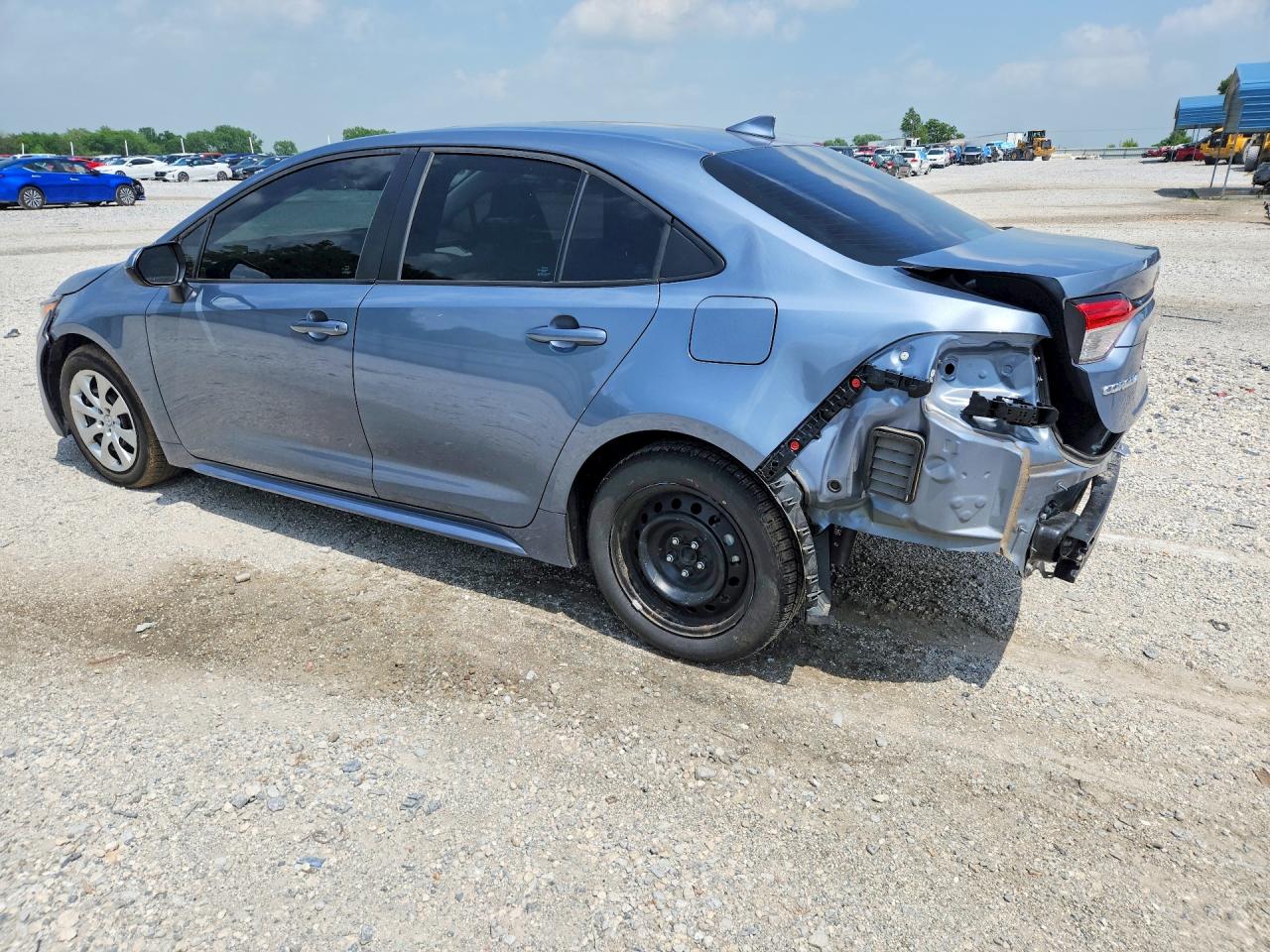 2023 TOYOTA COROLLA LE photo 3