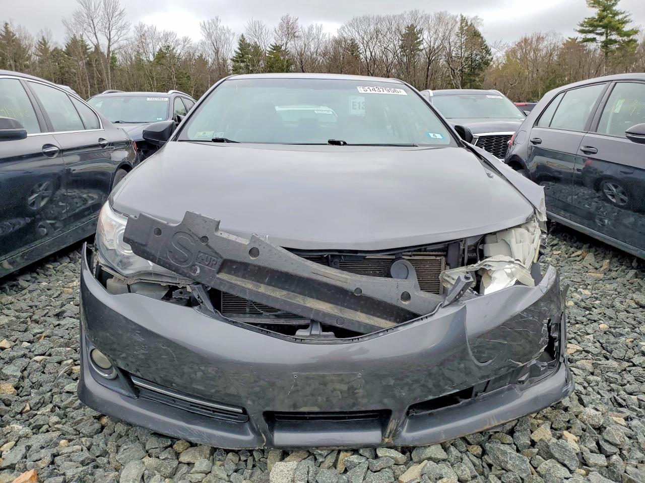 2012 TOYOTA CAMRY SE photo 13