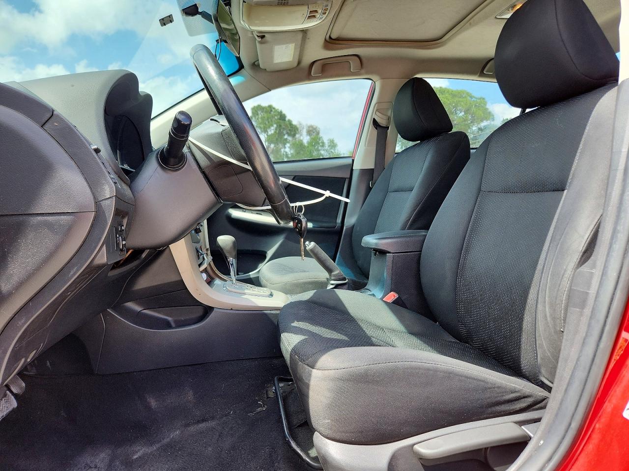 2010 TOYOTA COROLLA S photo 13