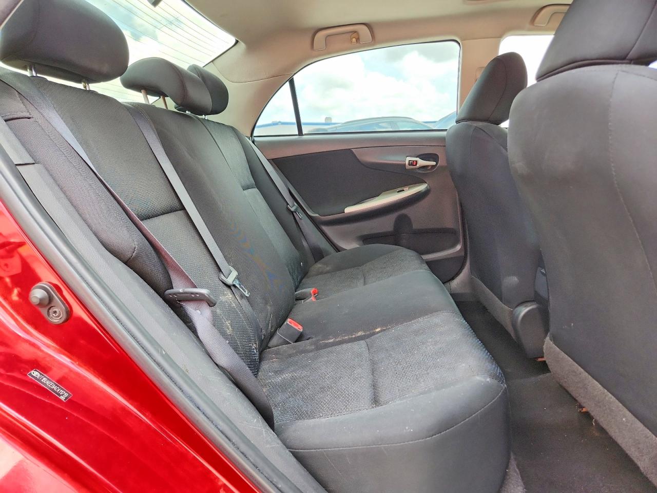 2010 TOYOTA COROLLA S photo 19