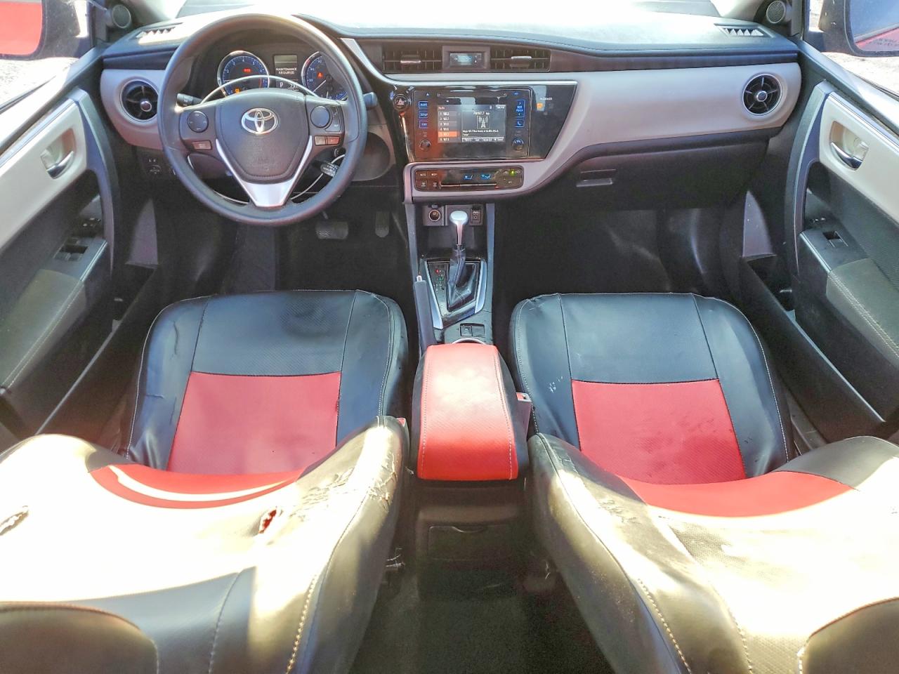 2017 TOYOTA COROLLA LE photo 15