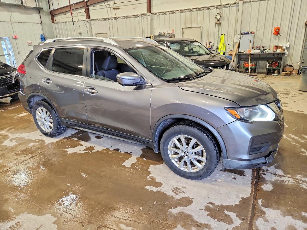 2017 NISSAN ROGUE SV photo 10