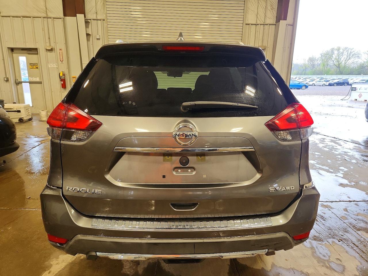 2017 NISSAN ROGUE SV photo 16