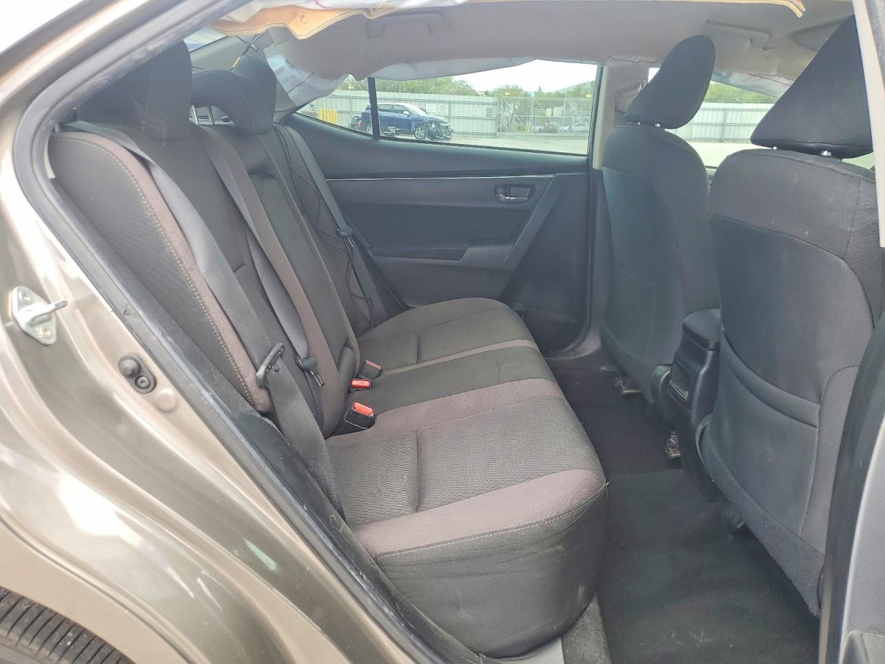 2018 TOYOTA COROLLA LE photo 19