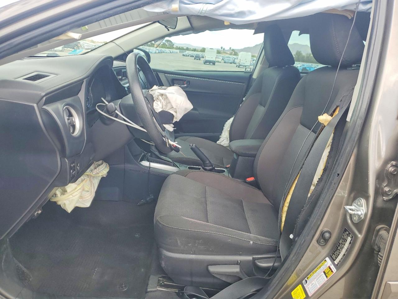 2018 TOYOTA COROLLA LE photo 13