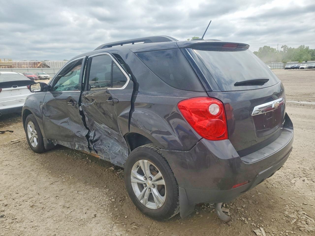 2015 CHEVROLET EQUINOX LT photo 4