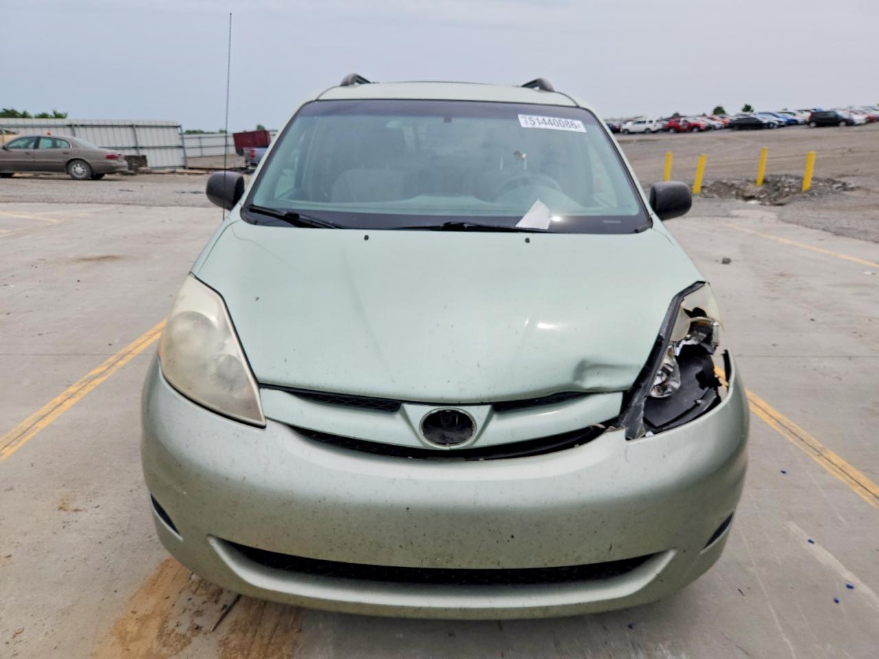 2008 TOYOTA SIENNA LE 7-PASSENGER photo 9
