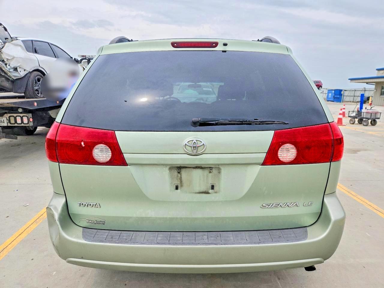 2008 TOYOTA SIENNA LE 7-PASSENGER photo 11