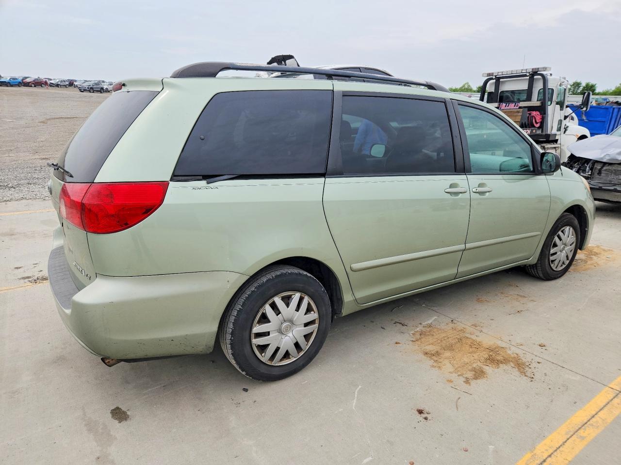 2008 TOYOTA SIENNA LE 7-PASSENGER photo 5