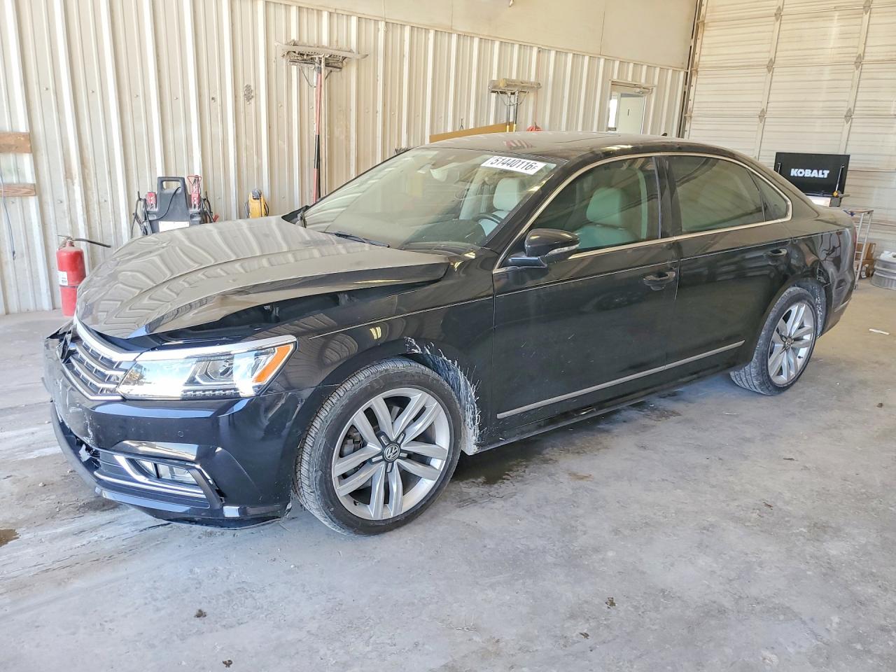 2017 VOLKSWAGEN PASSAT