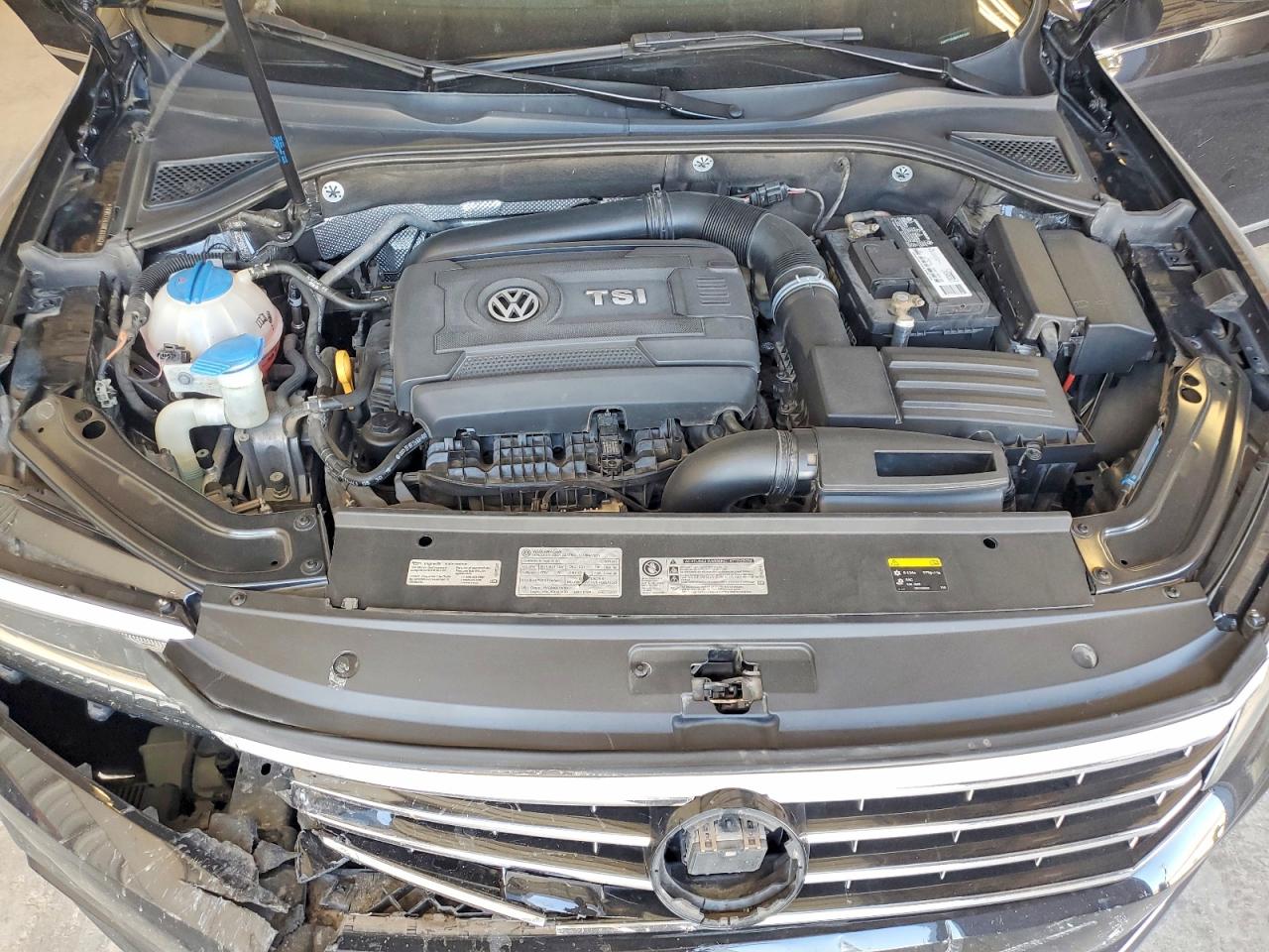 2017 VOLKSWAGEN PASSAT SEL PREMIUM photo 11