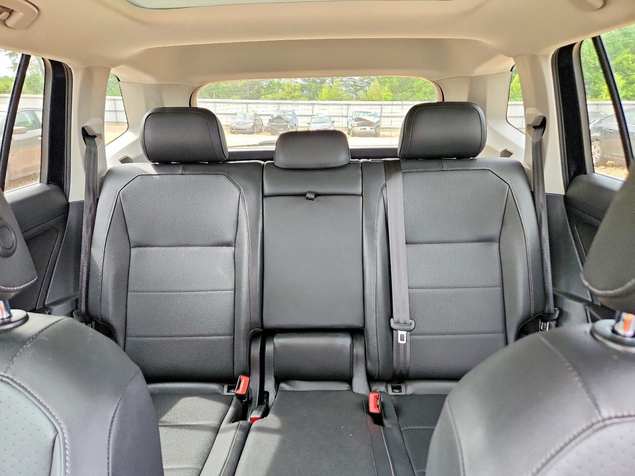 2020 VOLKSWAGEN TIGUAN SE photo 19