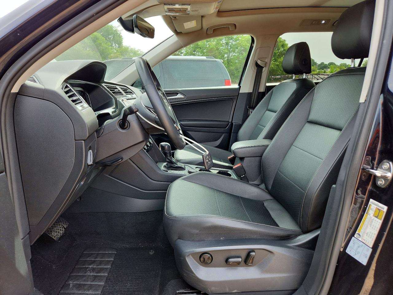 2020 VOLKSWAGEN TIGUAN SE photo 13