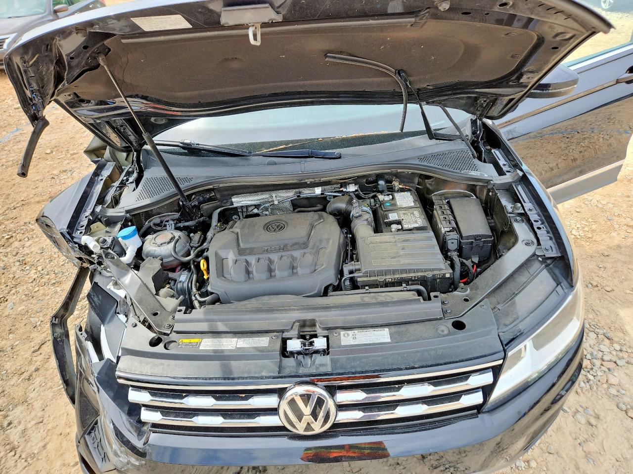 2020 VOLKSWAGEN TIGUAN SE photo 23