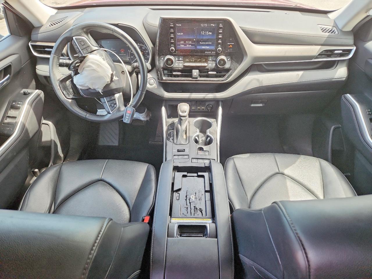 2021 TOYOTA HIGHLANDER XLE photo 15