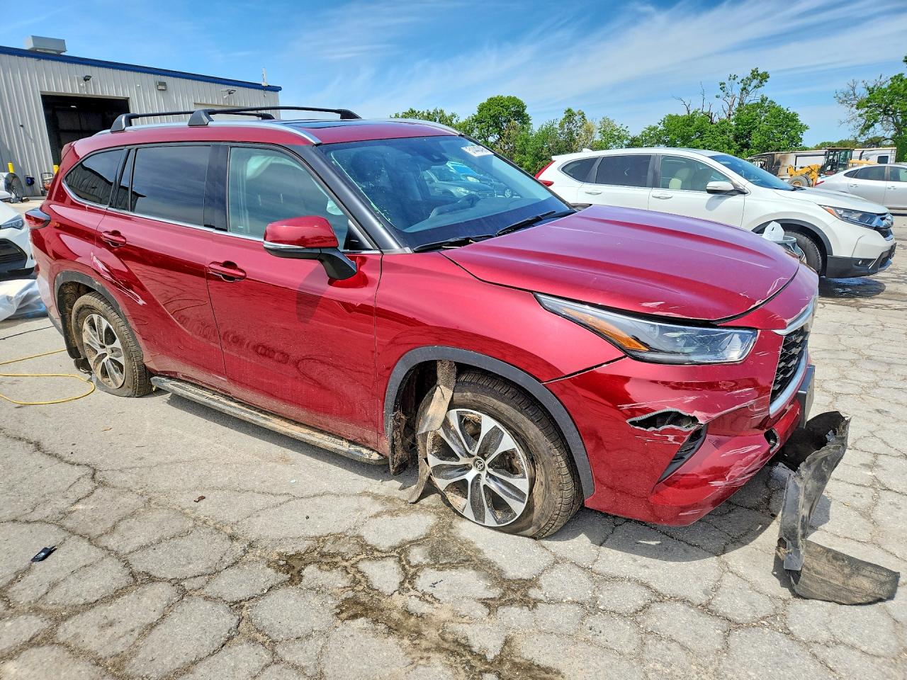 2021 TOYOTA HIGHLANDER XLE photo 7