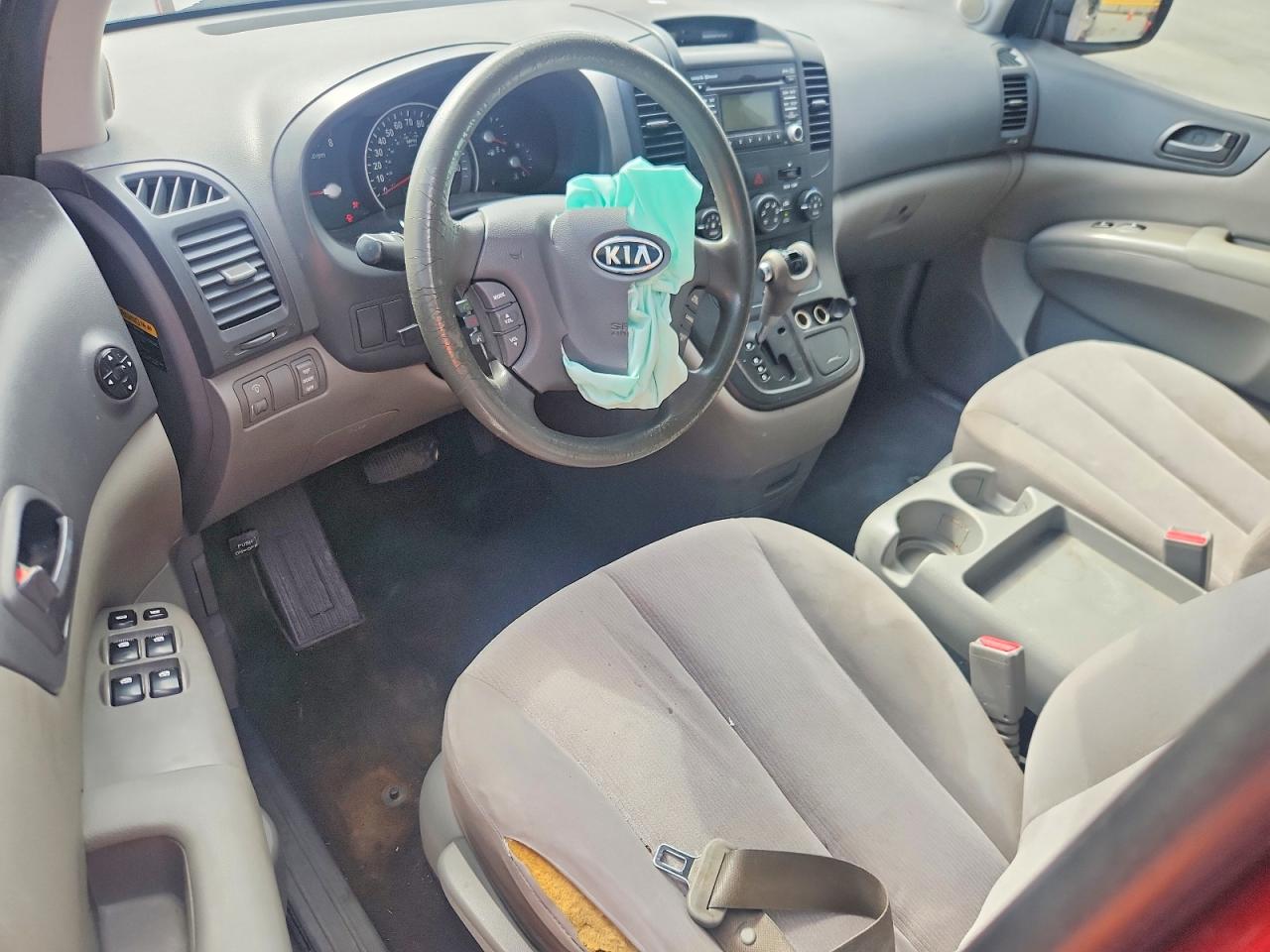 2011 KIA SEDONA LX photo 8