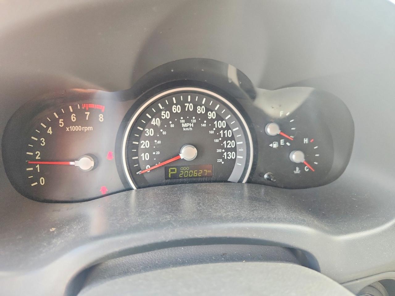 2011 KIA SEDONA LX photo 9