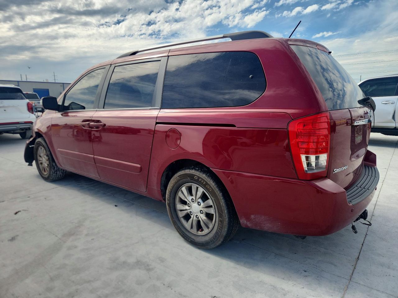 2011 KIA SEDONA LX photo 2