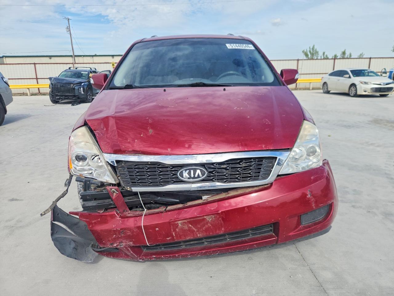 2011 KIA SEDONA LX photo 5