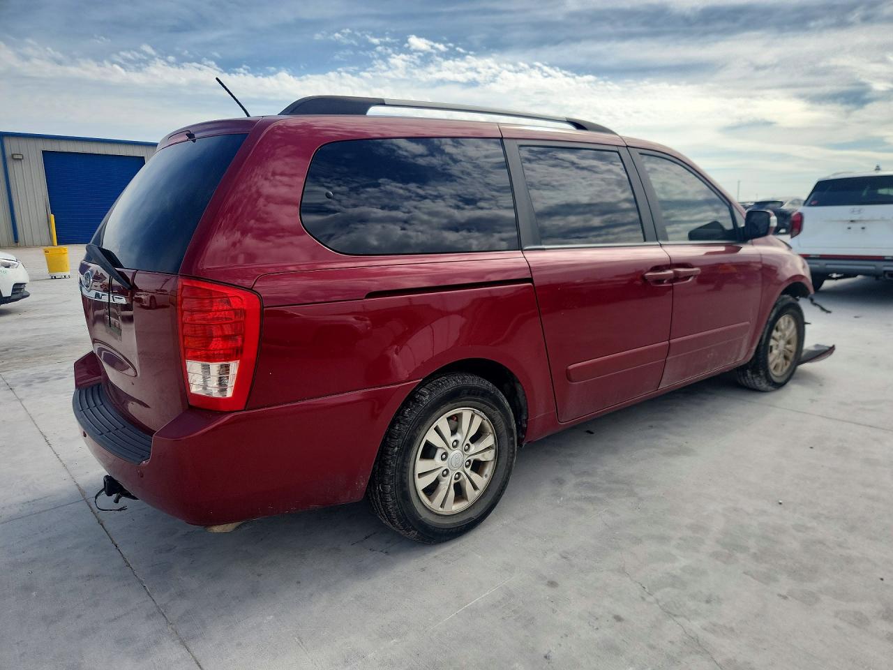 2011 KIA SEDONA LX photo 3