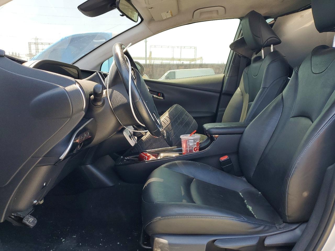 2017 TOYOTA PRIUS THREE TOURING photo 13