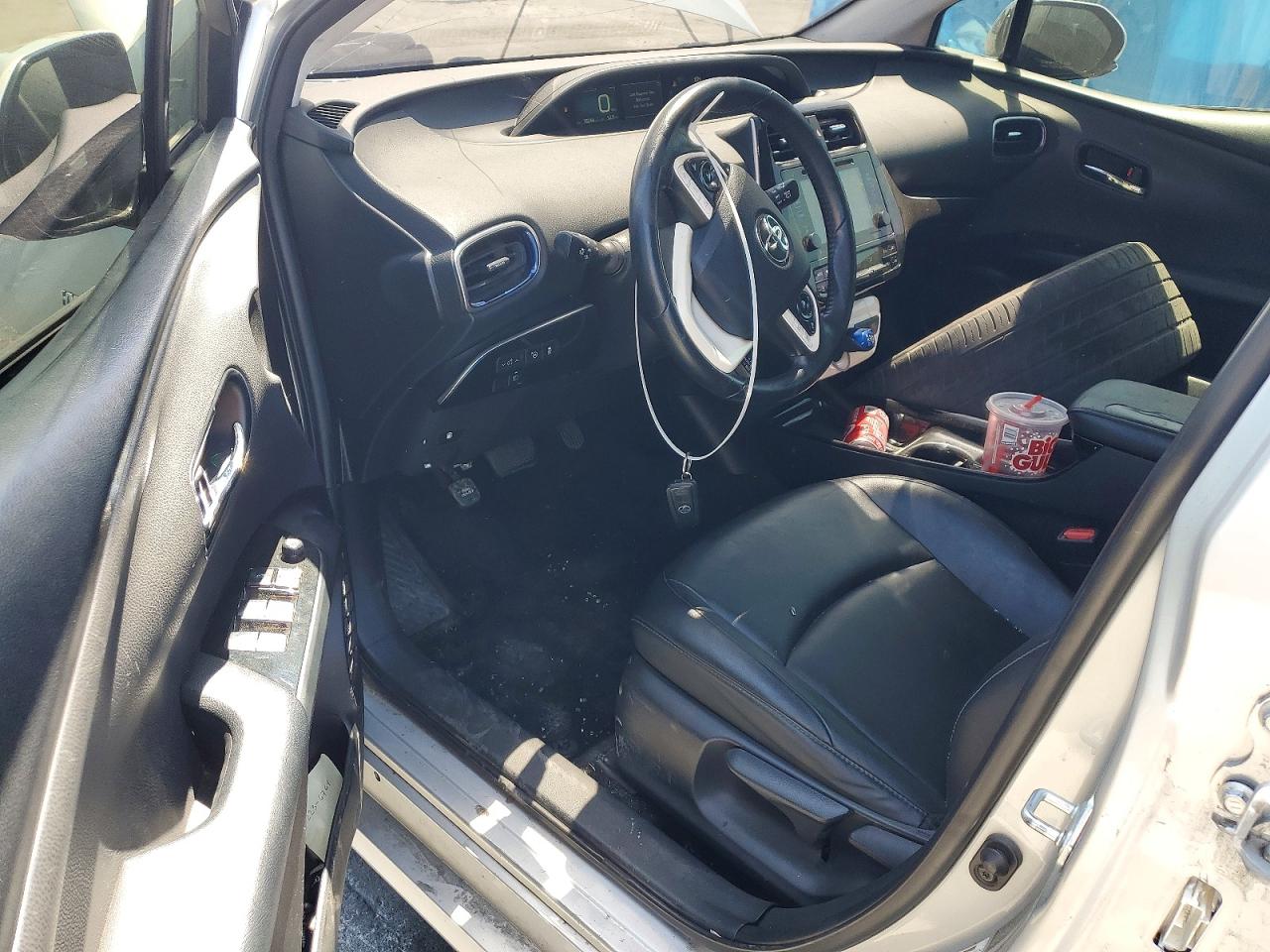 2017 TOYOTA PRIUS THREE TOURING photo 15